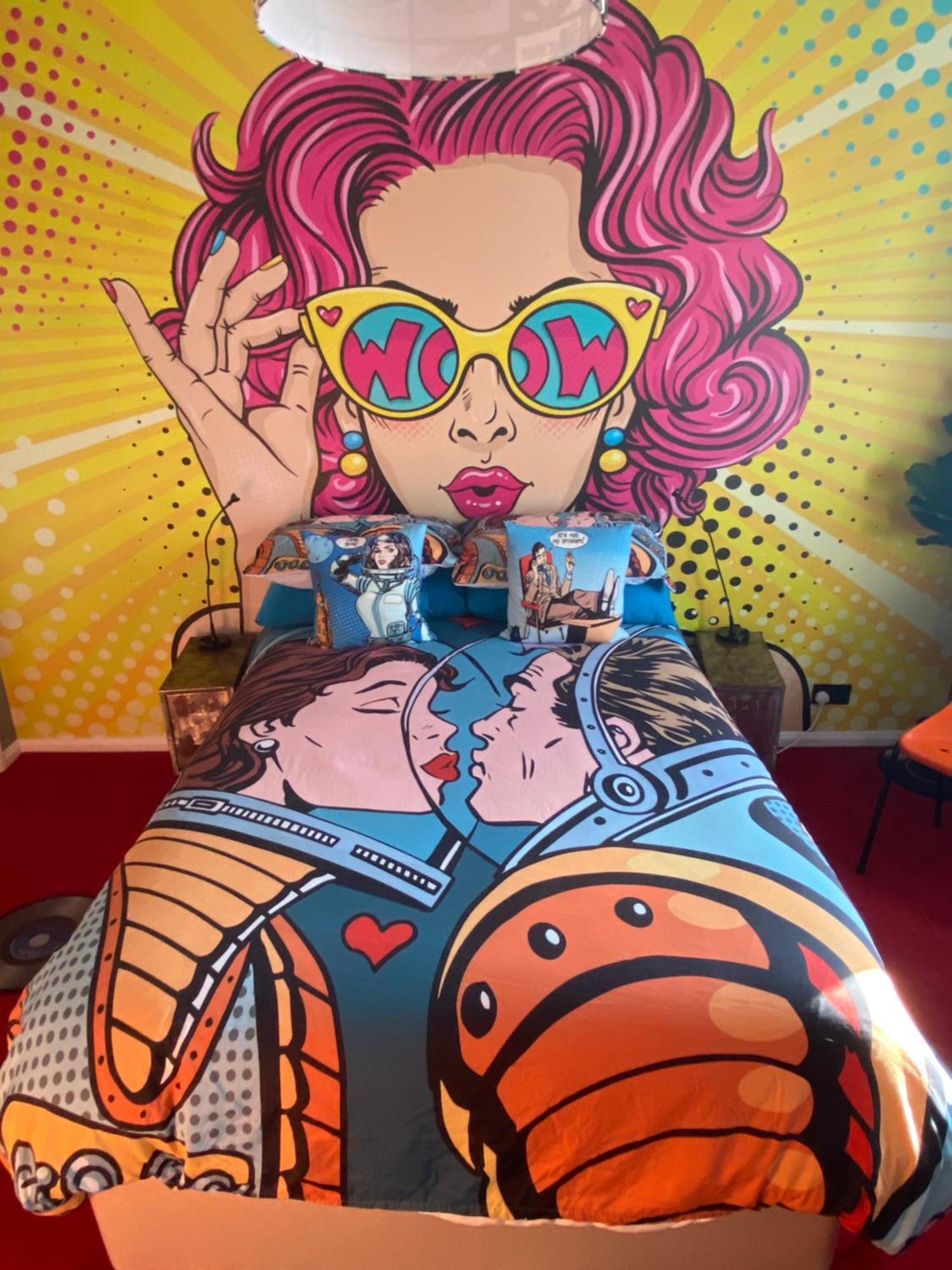 Pop Art Pad Heart Of Old Town With Parking! Lejlighed Hastings Eksteriør billede